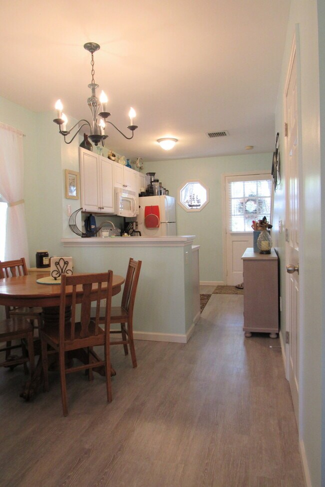 Photo - 6+ MONTH RENTAL-Temporarily discounted to ...