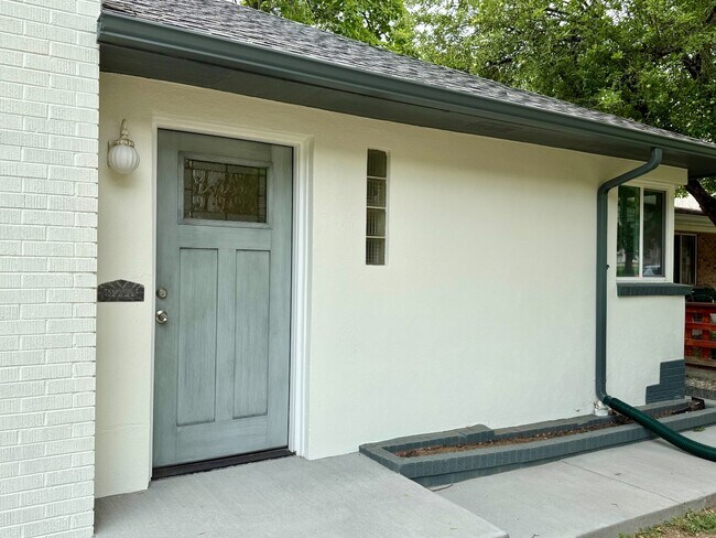 Photo - Beautifully remodeled mid-century modern h... House