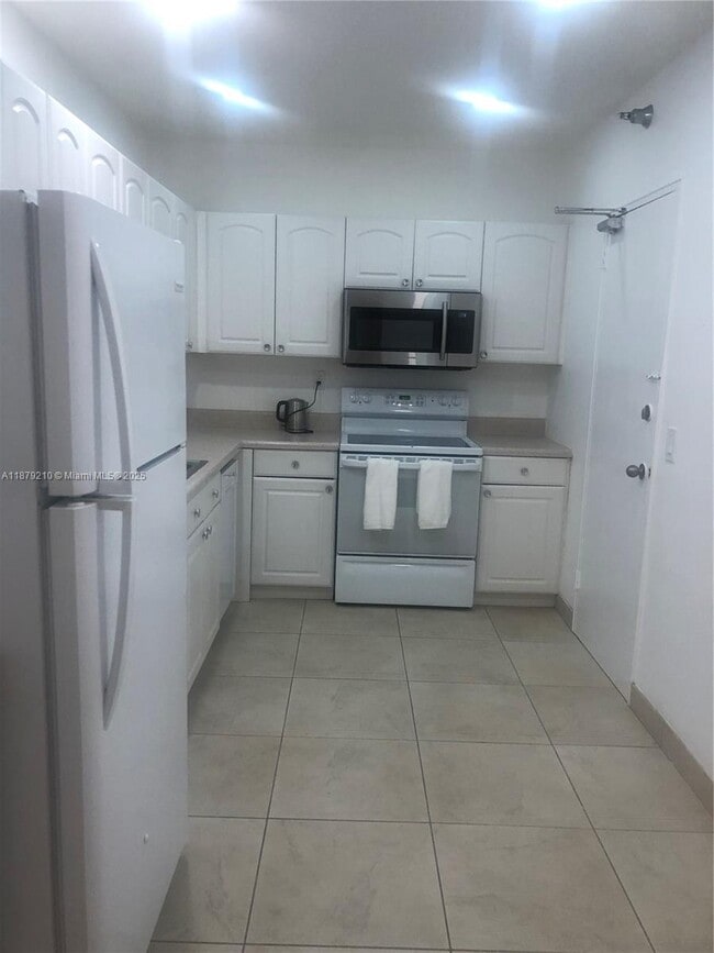 Photo - 10185 Collins Ave Unit 1016