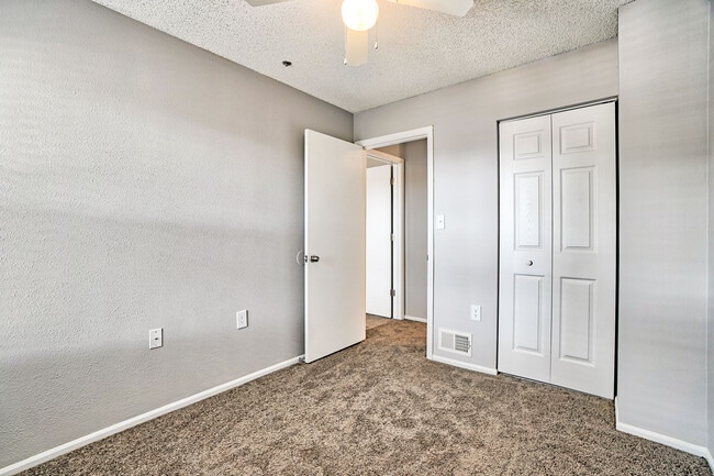 Photo - Hillwood Pointe Apartments