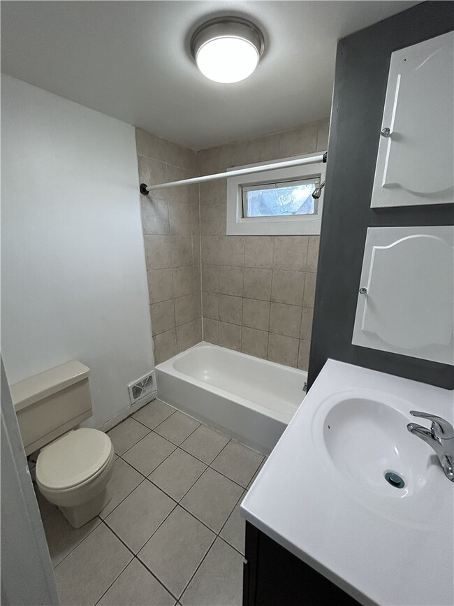 Photo - 301 Weaver St