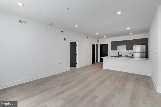 Photo - 3045 Richmond St Unidad 504