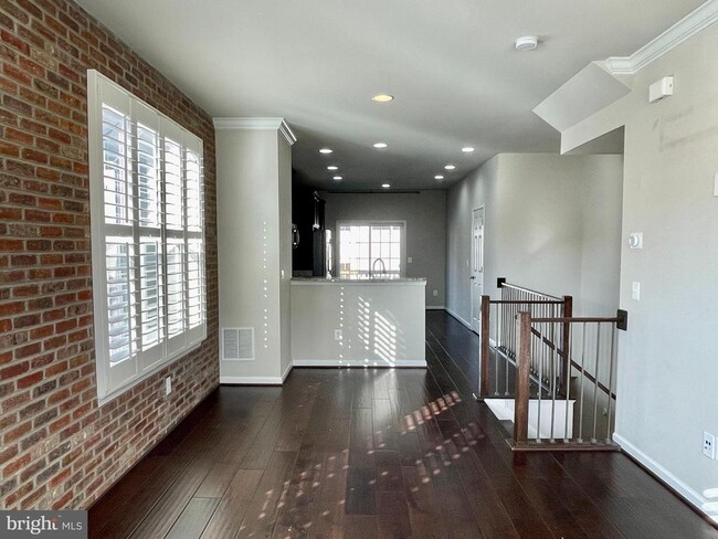 Photo - 201 Woodstream Cir