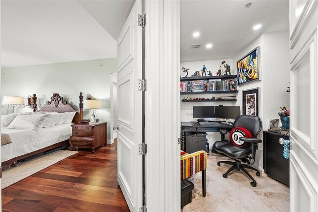 Photo - 13633 Deering Bay Dr Unit 256