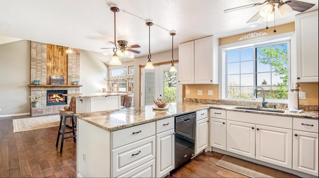 Photo - 8261 W Portland Ave