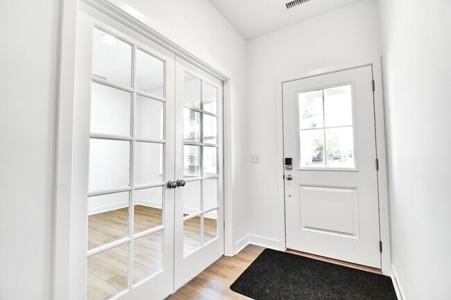 Photo - 408 Eisenhower St