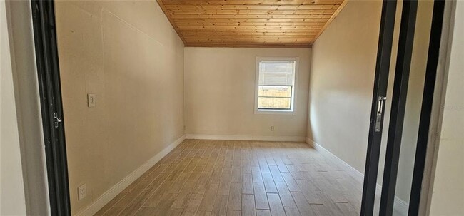 Photo - 383 Kenova St