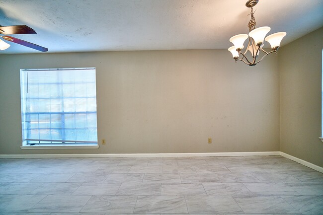 Photo - 2314 Pebbledowne Cir