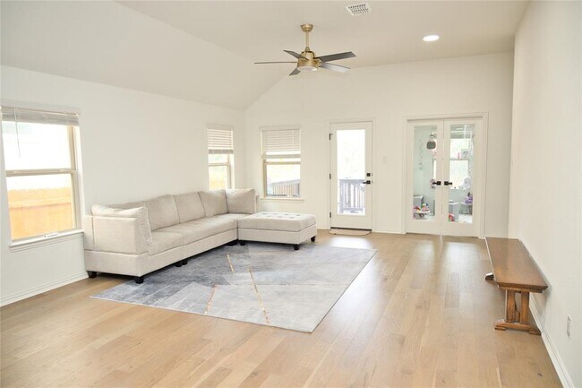 Photo - 1209 Cole Ests Dr