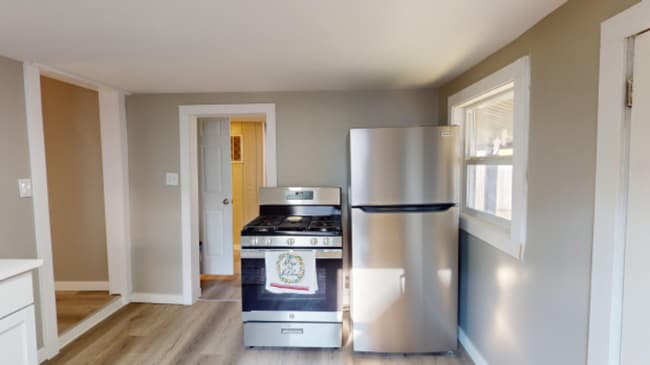 Photo - 812 E Walnut St