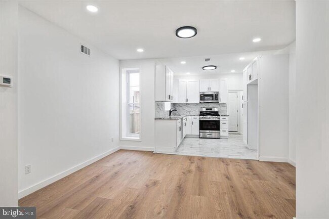 Photo - 921 S Alden St