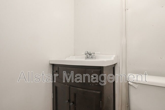 Photo - 3195 Whitethorn Rd