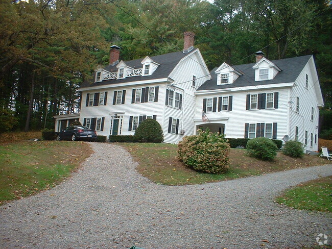 1st floor apartment - 131 Forbush Mill Rd Unit 1stfloor Rental