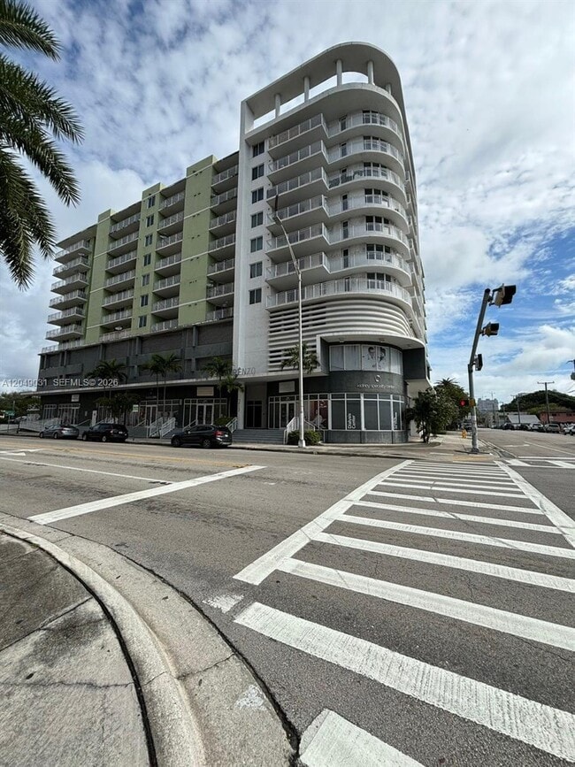 Building Photo - 219 NW 12th Ave Unit 911