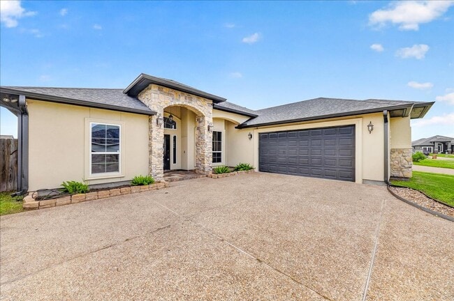Photo - 2417 Badlands Dr