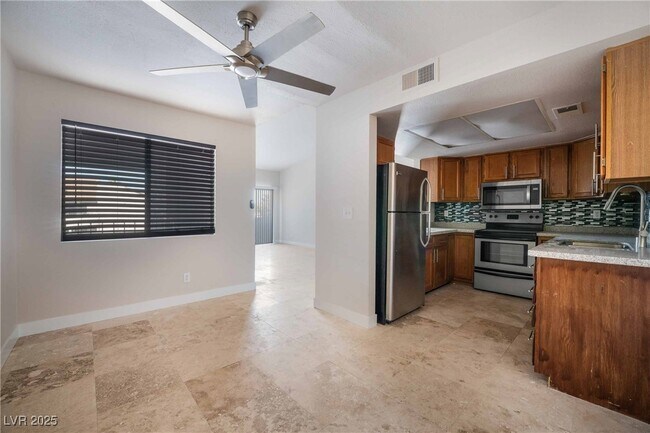 Photo - 3769 Carlyle Dr Unidad 153