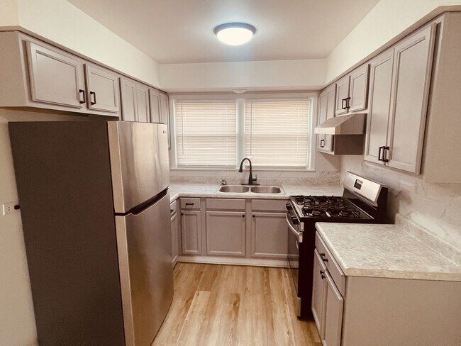 Photo - 8921 S Cottage Grove Ave Unit 3E