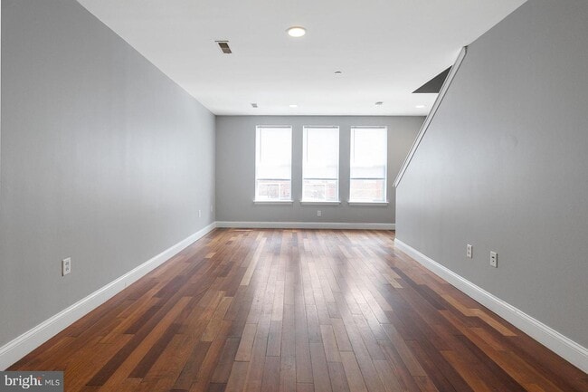 Photo - 1938 N Gratz St