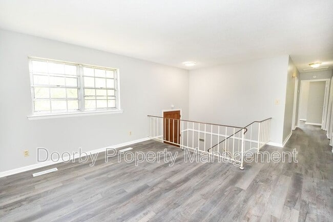 Photo - 8911 Drake Parkway Rd