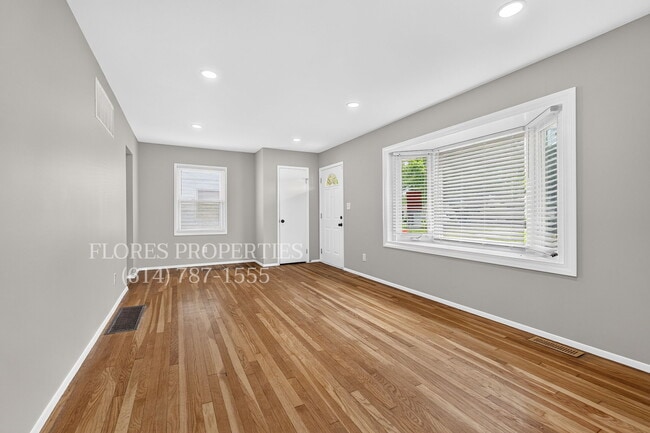 Photo - 1136 Pauline Ave