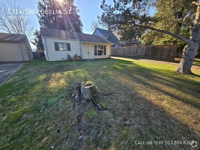 Building Photo - Charming two bedroom one bathroom home in ...