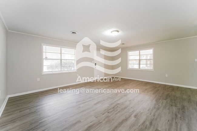 Photo - 2751 Glenn St