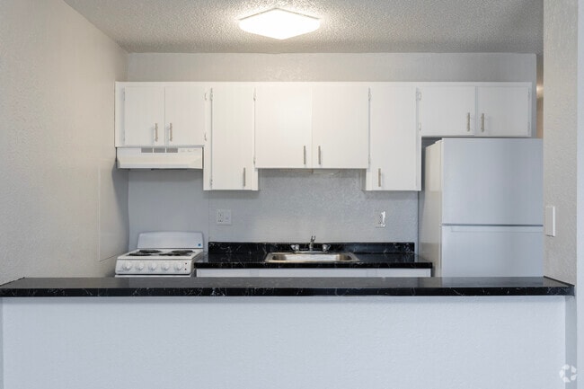 1 dormitorio, 1 baño - 600 pies cuadrados - Cocina - Springwood Villas