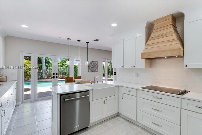 Photo - 2011 NE 211th St