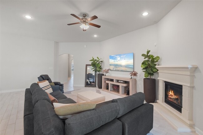 Photo - 24727 Horsetooth Dr