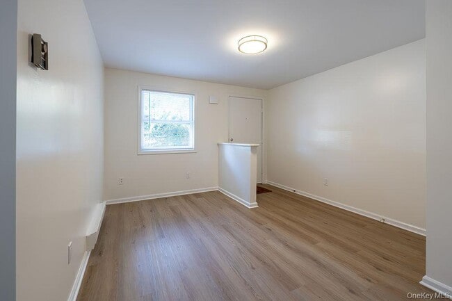 Photo - 2145 Saw Mill River Rd