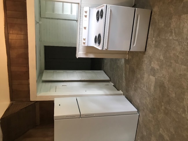 Photo - 117 E McNeely Ave