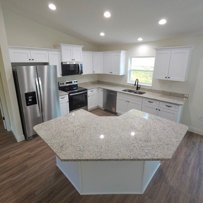 Photo - 742 W Deacon Pl