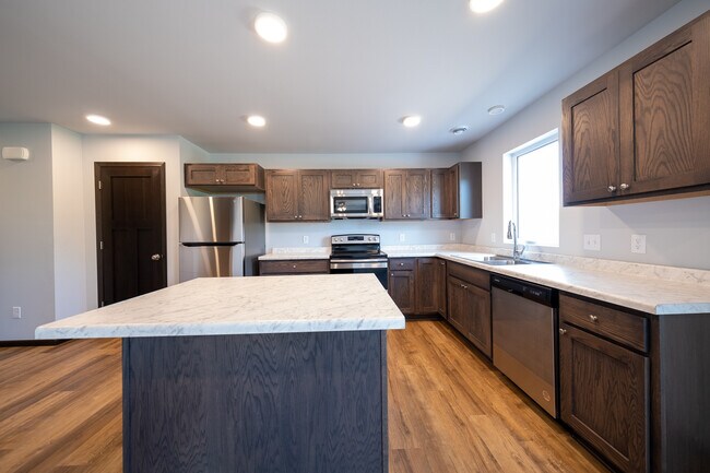 Photo - 668 4th Cir Dr SW