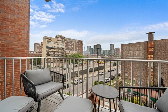 Building Photo - 84 Willow Ave Unit 4B Rental