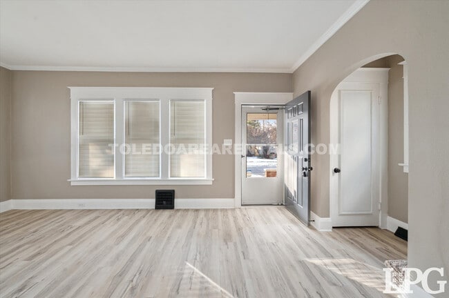 Photo - 3830 Homewood Ave