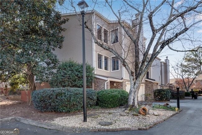 Building Photo - 54 Basswood Cir NE