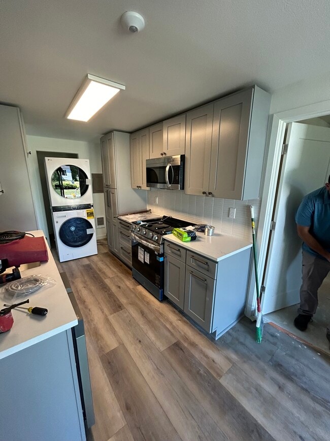 Kitchen - 342-348 NW 15th St