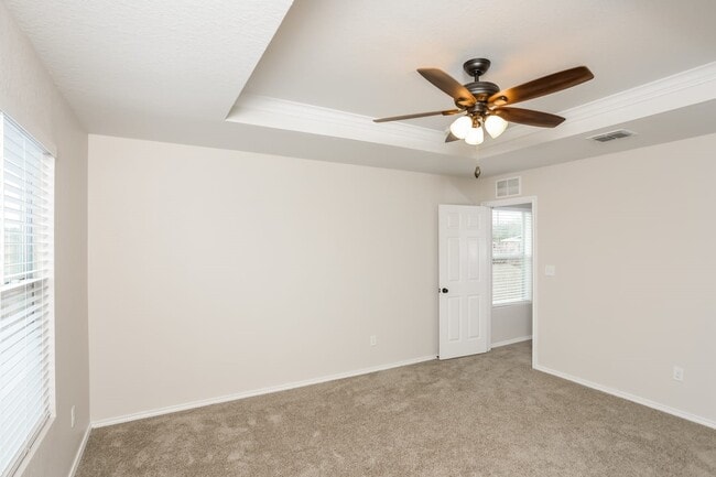 Building Photo - 467 Walnut Crest