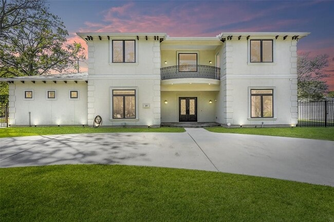 Photo - 201 Mayerling Dr Casa