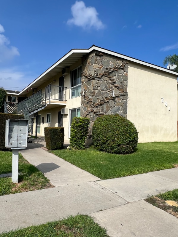 Building Photo - 201 N Montague Ave