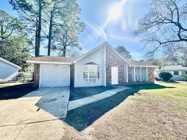 Building Photo - 806 Meadow Ln