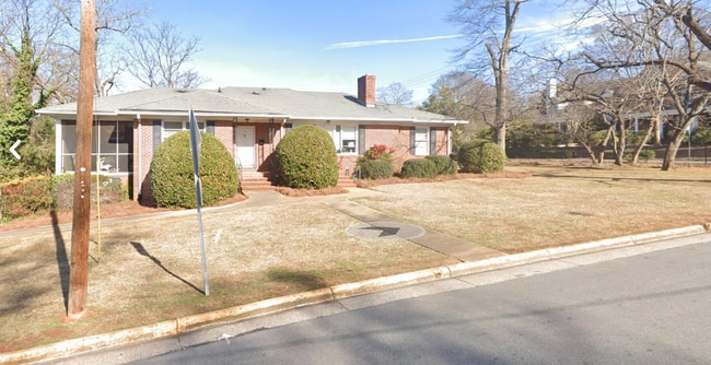 Building Photo - 210 Westview Dr