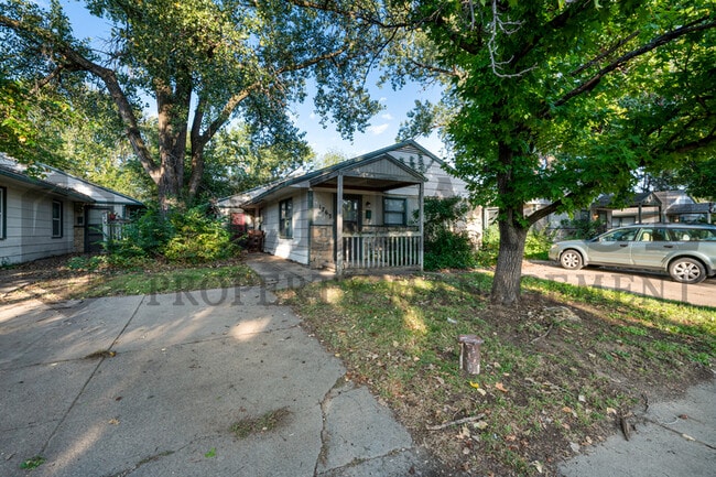 Building Photo - 1763 N Woodrow Ct