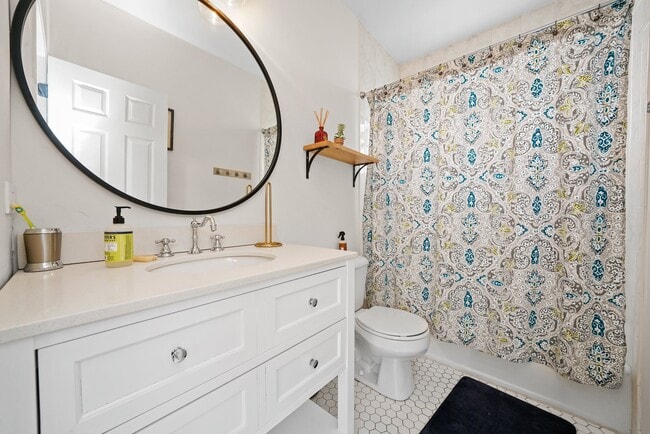 Photo - 1028 N Wolcott Ave Unit 3