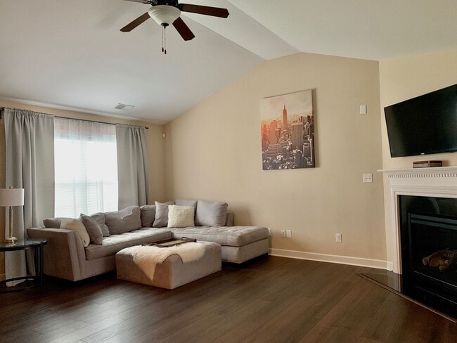 Photo - Beautiful 3 Bed 2 Bath Home in Jack Britt