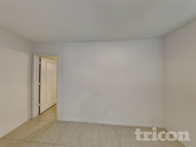 Photo - 2602 Vavra Ln