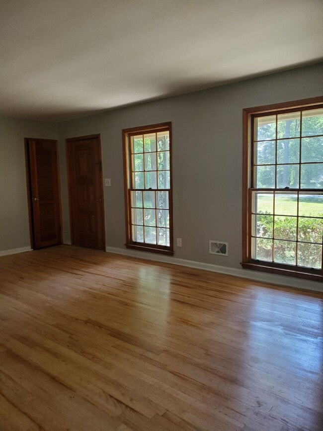 Photo - 218 Brookwood Dr