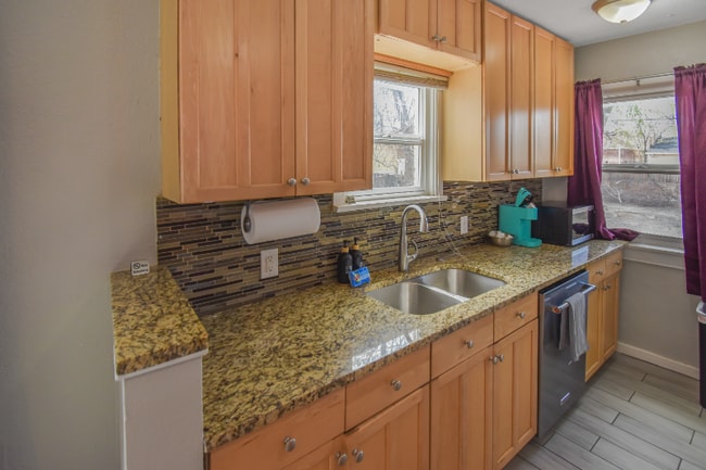 Photo - 1621 Trenton St