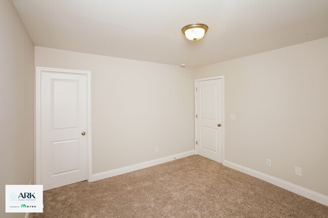 417 Blue Robin Ln