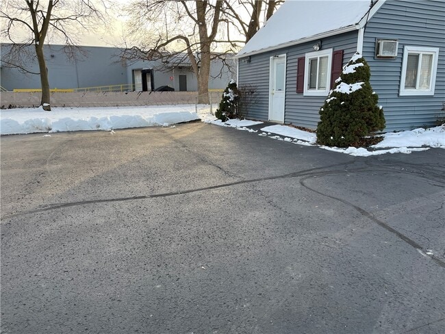 Photo - 1101 Broadway St